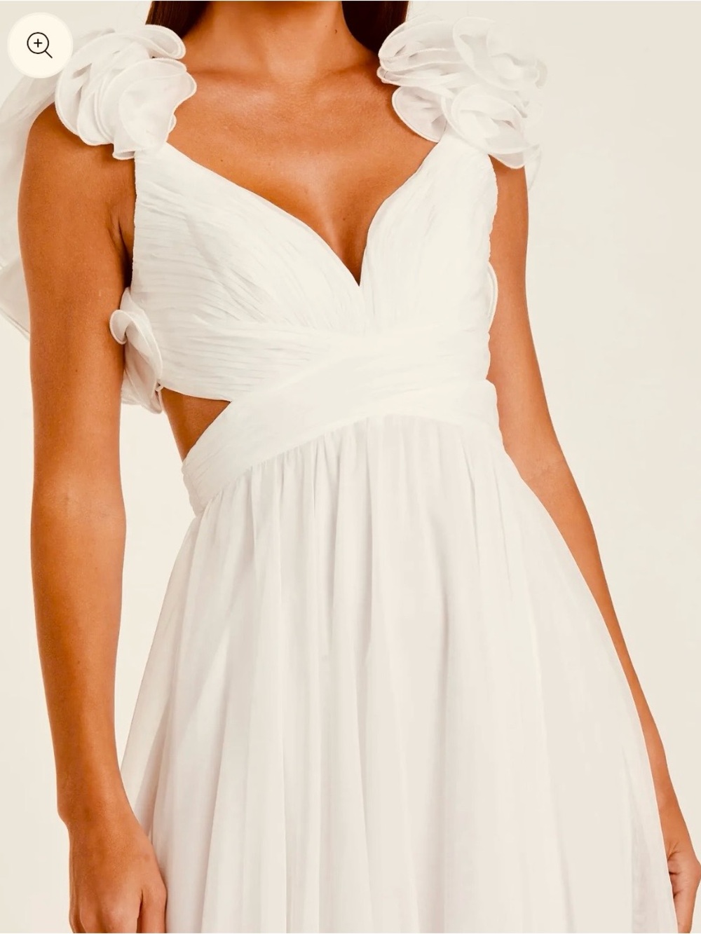 Elegant White Maxi Dress with Floral Shoulder Detail - Picture 2 of 7